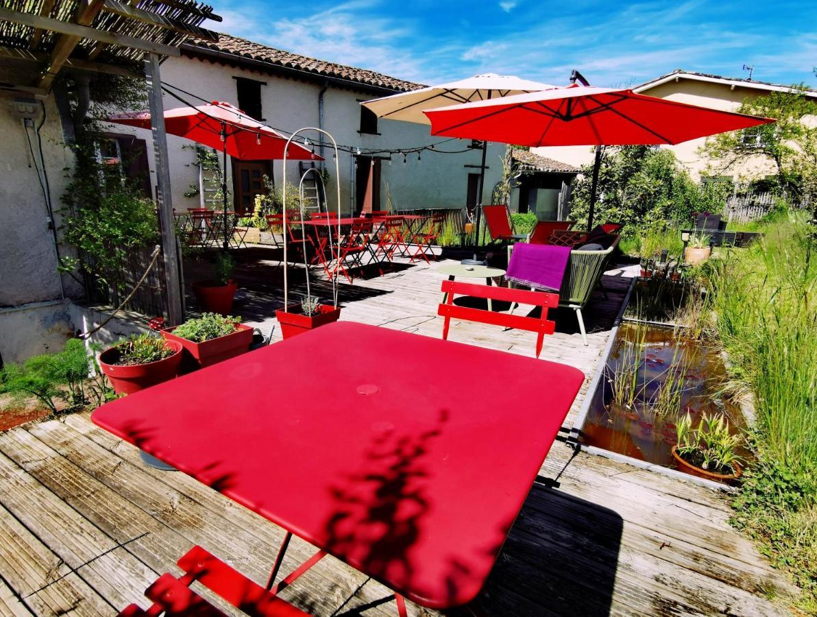 Logis Hotel Restaurant La Barguillere Saint-Pierre-de-Rivière Exterior foto